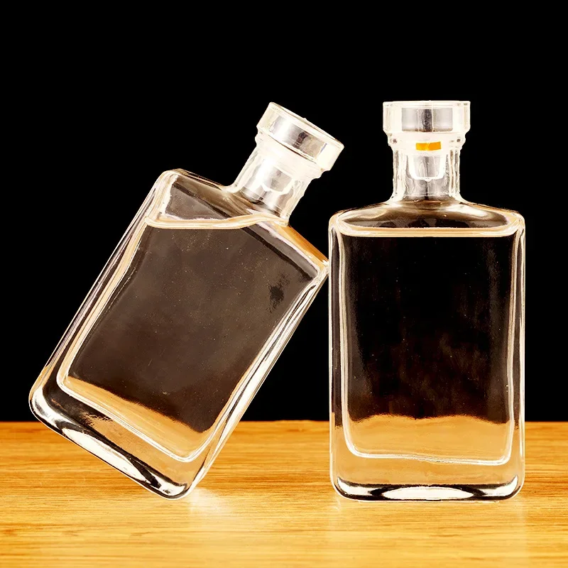Wine Beer And Spirits - وعاء ويسكي زجاجي خالٍ من الرصاص