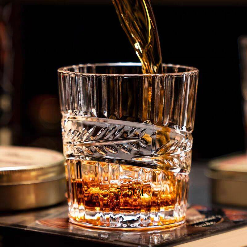 تنقش كأس ويسكي عالية الجودة ال - مراجعة Wine Beer And Spirits وسعره